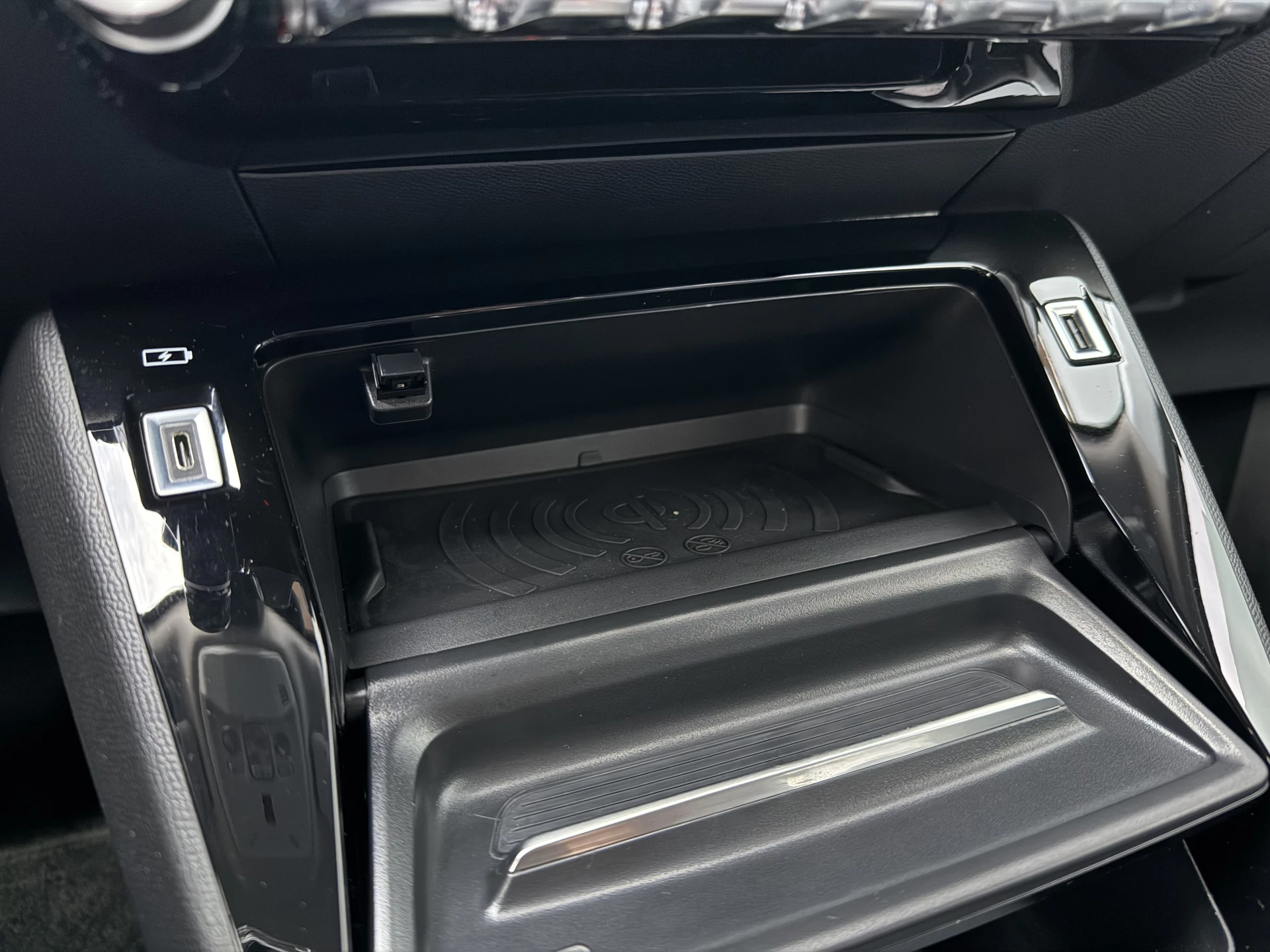 Hoofdafbeelding Peugeot e-2008