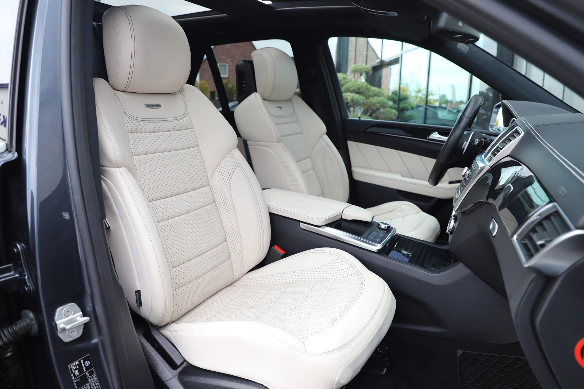 Hoofdafbeelding Mercedes-Benz M-Klasse