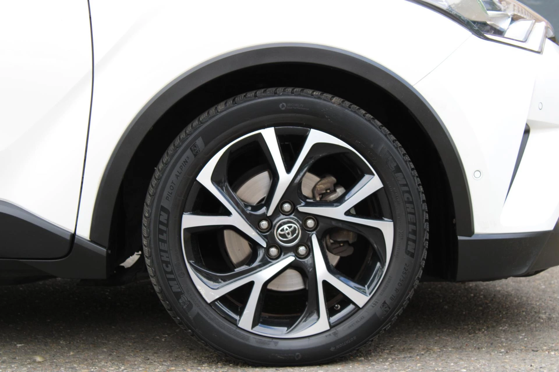 Hoofdafbeelding Toyota C-HR
