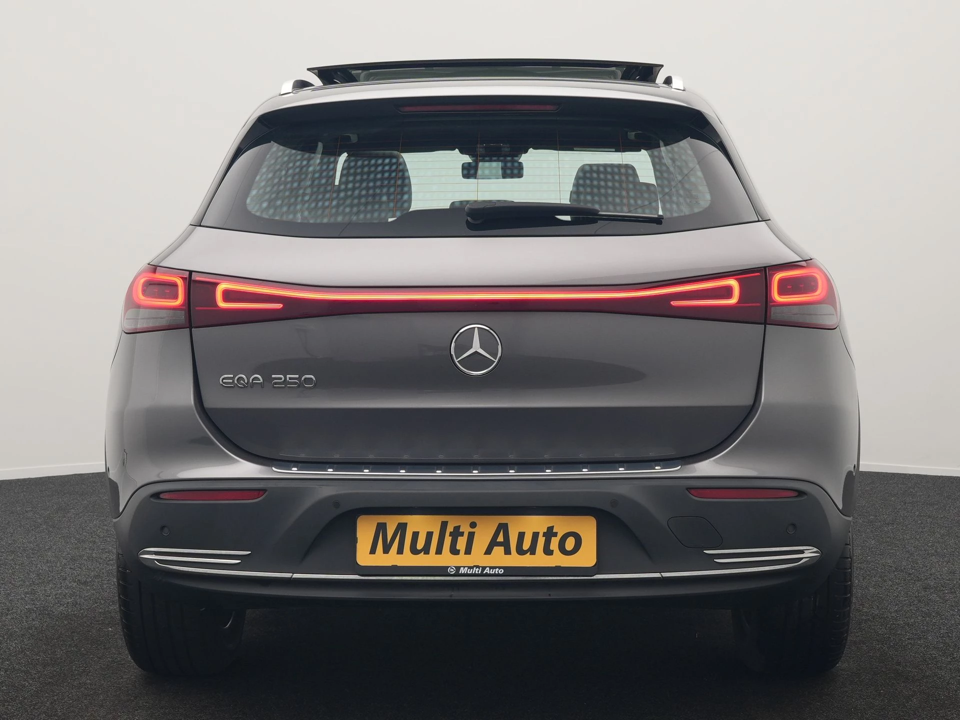 Hoofdafbeelding Mercedes-Benz EQA