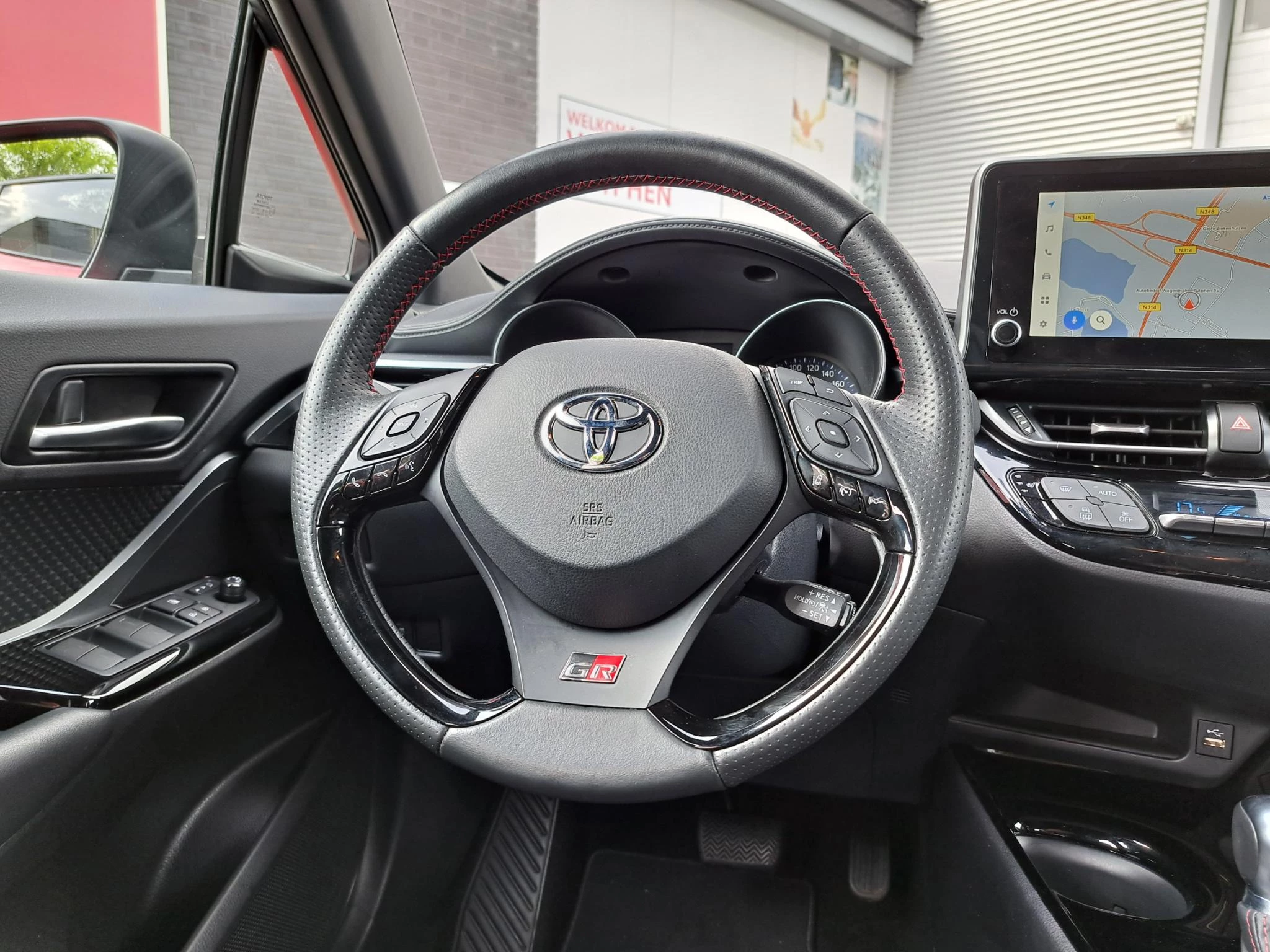 Hoofdafbeelding Toyota C-HR