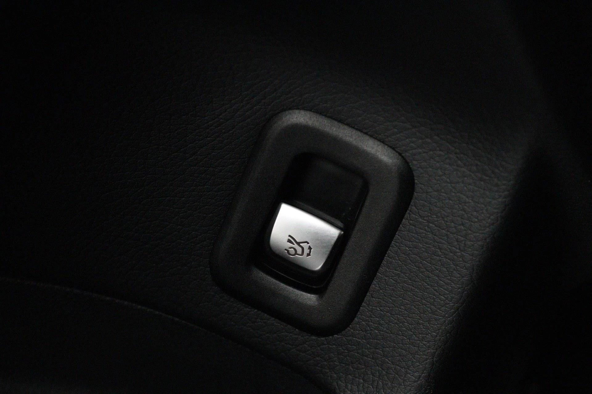 Hoofdafbeelding Mercedes-Benz EQC