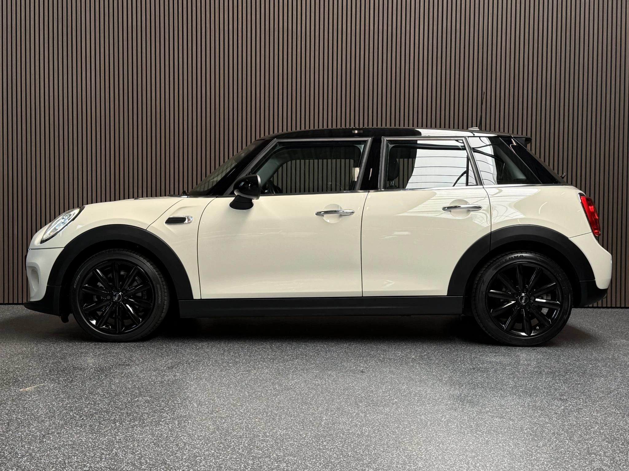 Hoofdafbeelding MINI 5-deurs