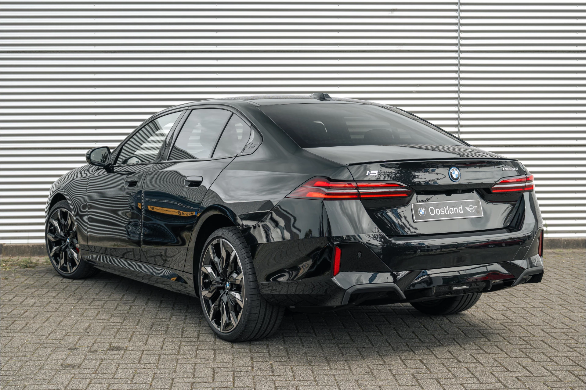 Hoofdafbeelding BMW i5