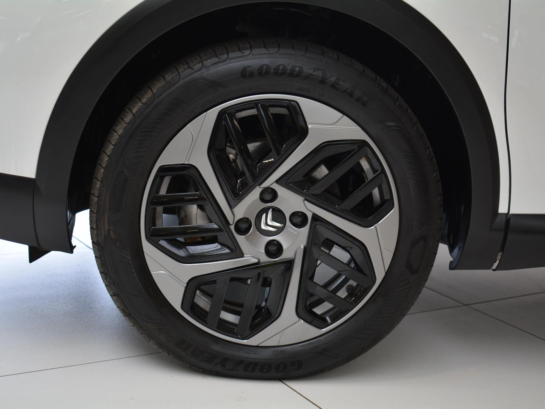 Hoofdafbeelding Citroën ë-C4 X