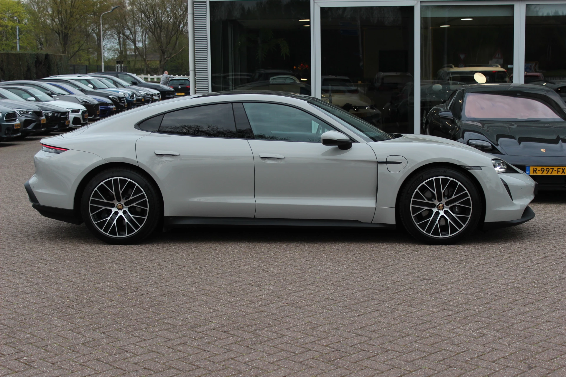 Hoofdafbeelding Porsche Taycan