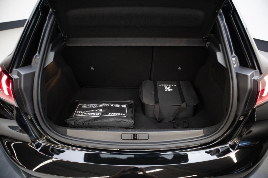 Hoofdafbeelding Peugeot e-208