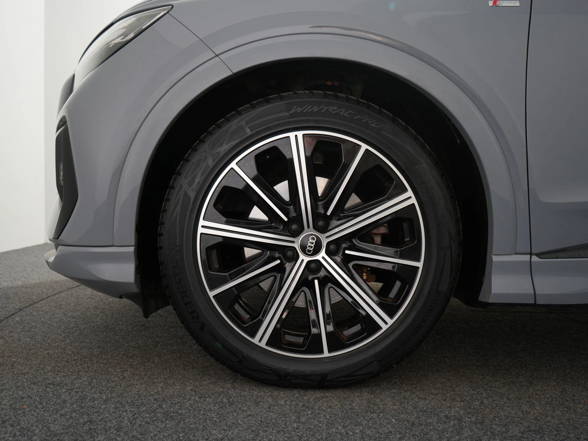 Hoofdafbeelding Audi Q4 Sportback e-tron