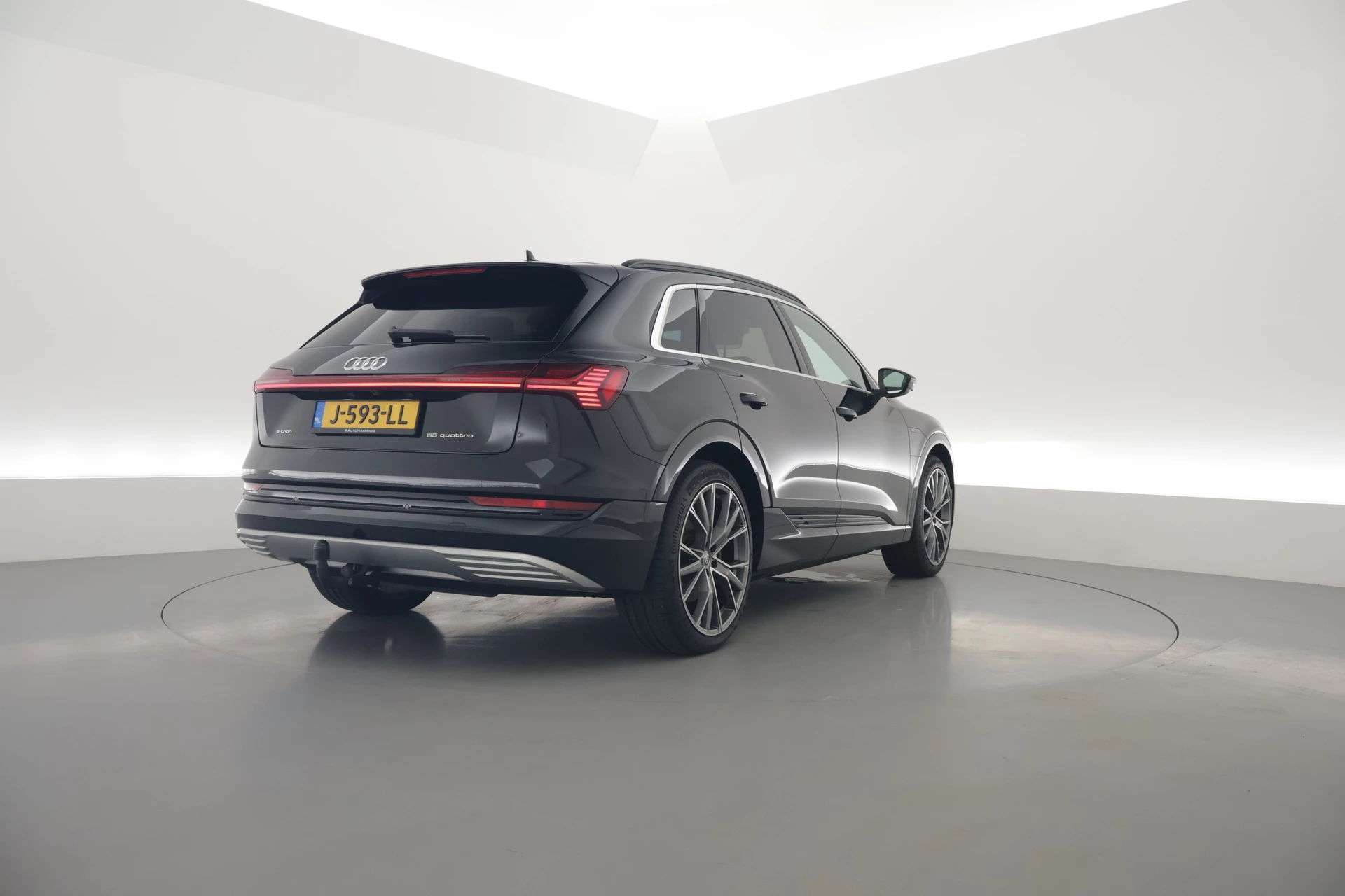Hoofdafbeelding Audi e-tron