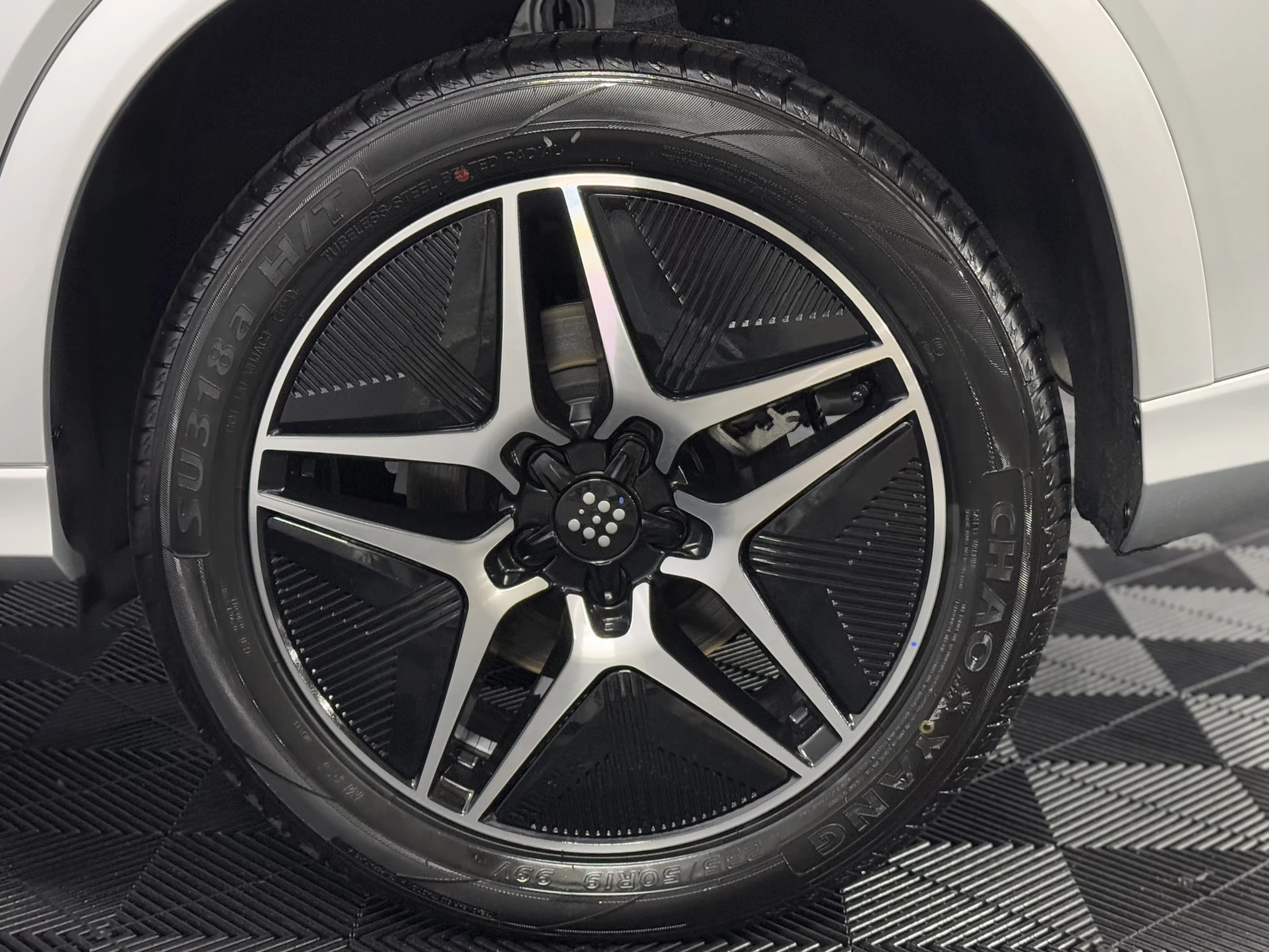 Hoofdafbeelding DFSK E5 PHEV