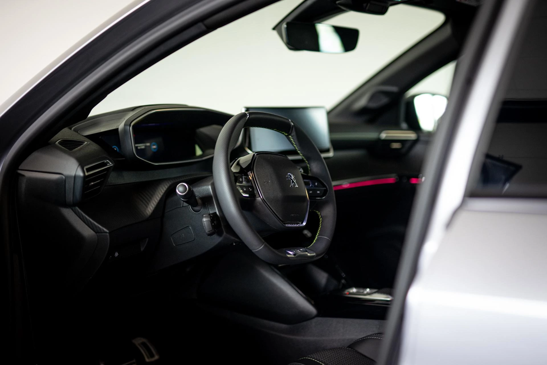 Hoofdafbeelding Peugeot e-208