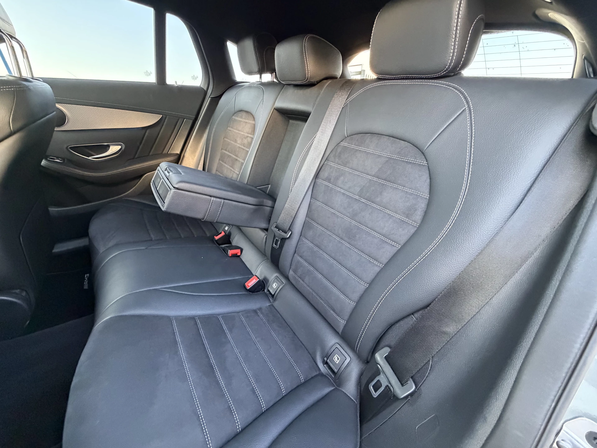 Hoofdafbeelding Mercedes-Benz EQC