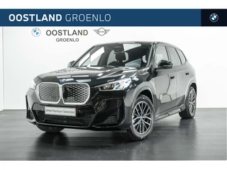 BMW iX1 xDrive30 M Sport / Sportstoelen / M Adaptief onderstel / Achteruitrijcamera / Stoelverwarming / Getint glas