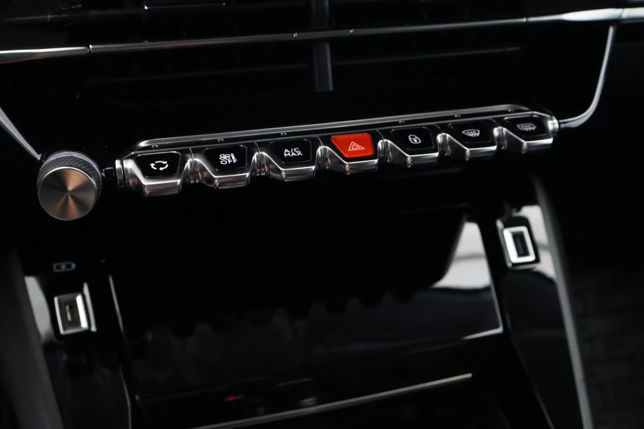 Hoofdafbeelding Peugeot e-208