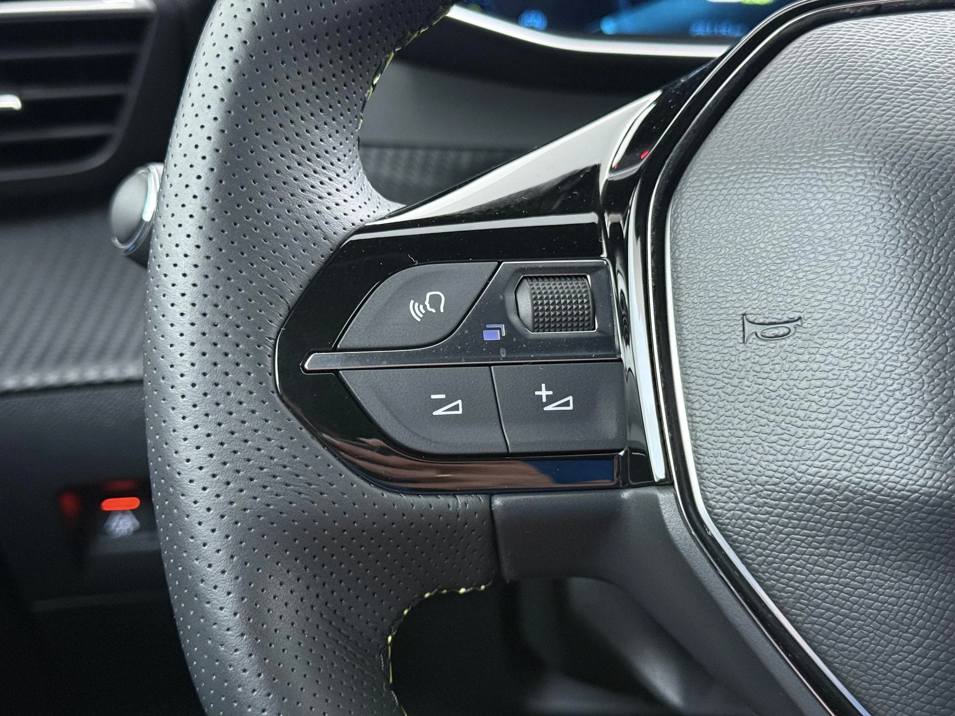 Hoofdafbeelding Peugeot e-208