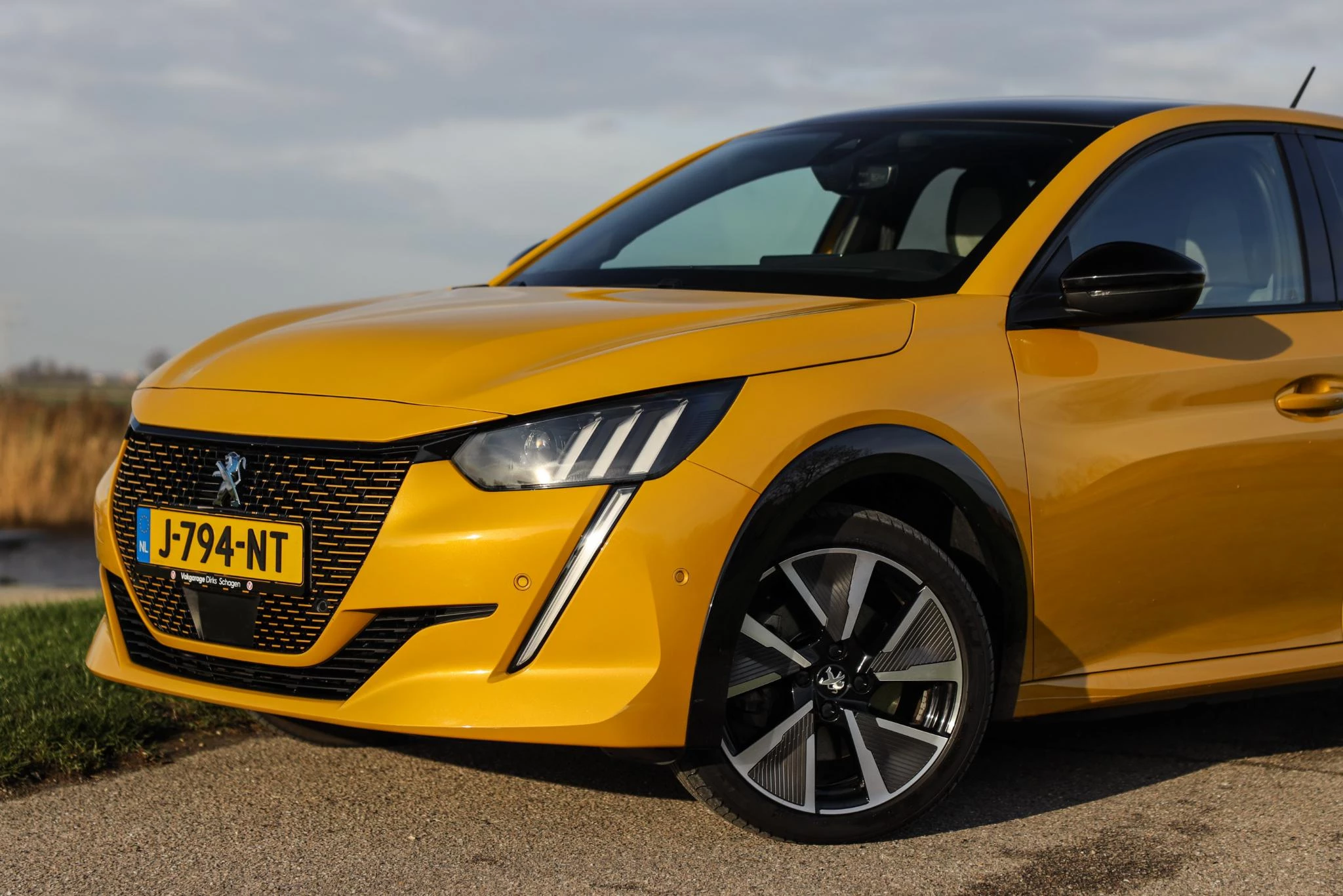 Hoofdafbeelding Peugeot e-208