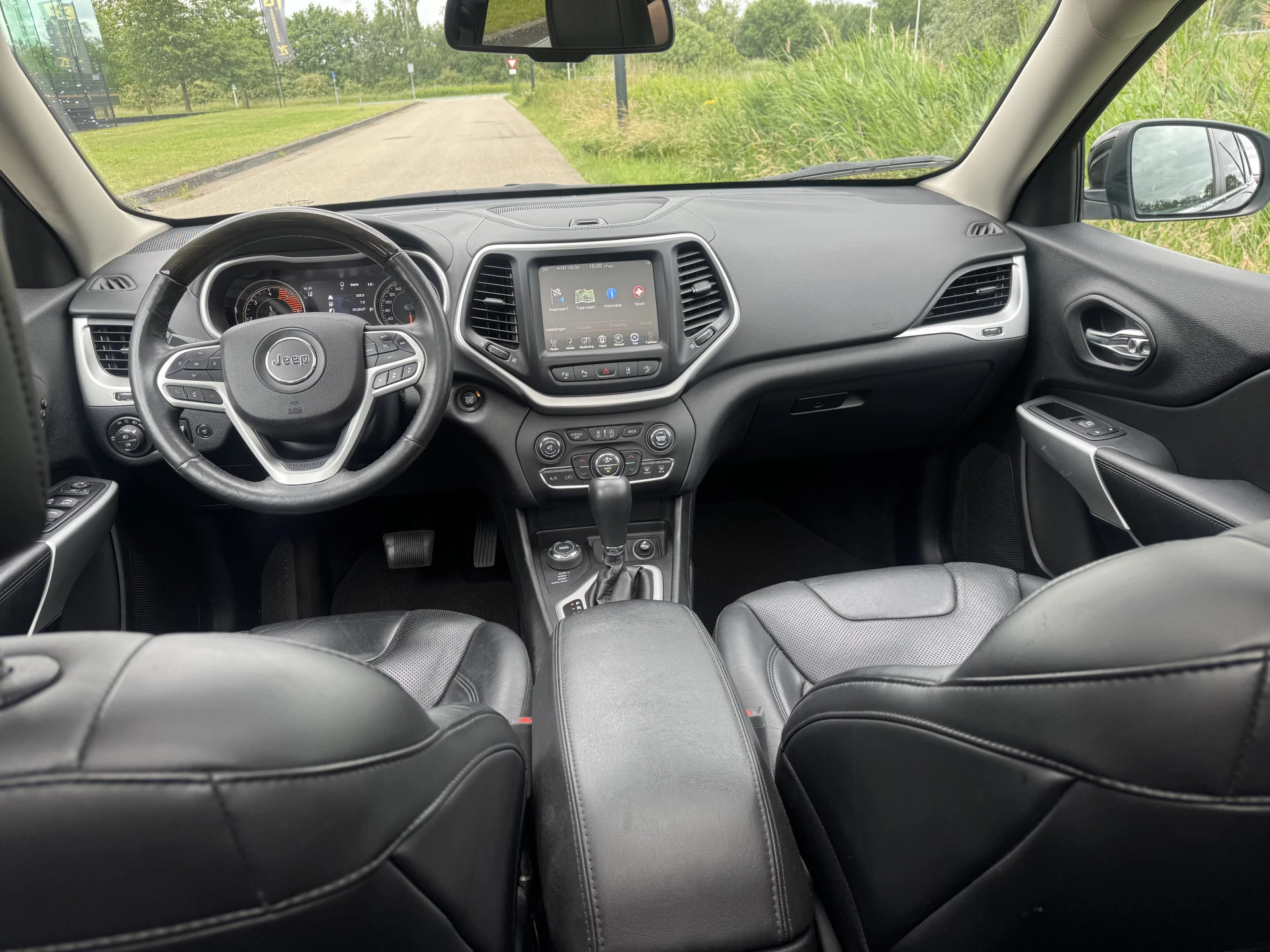 Hoofdafbeelding Jeep Cherokee
