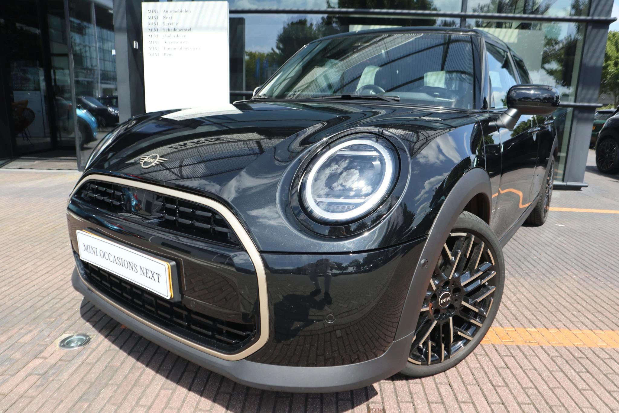 Hoofdafbeelding MINI 5-deurs