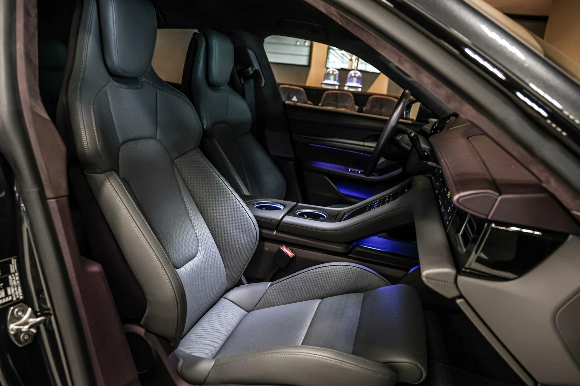 Hoofdafbeelding Porsche Taycan
