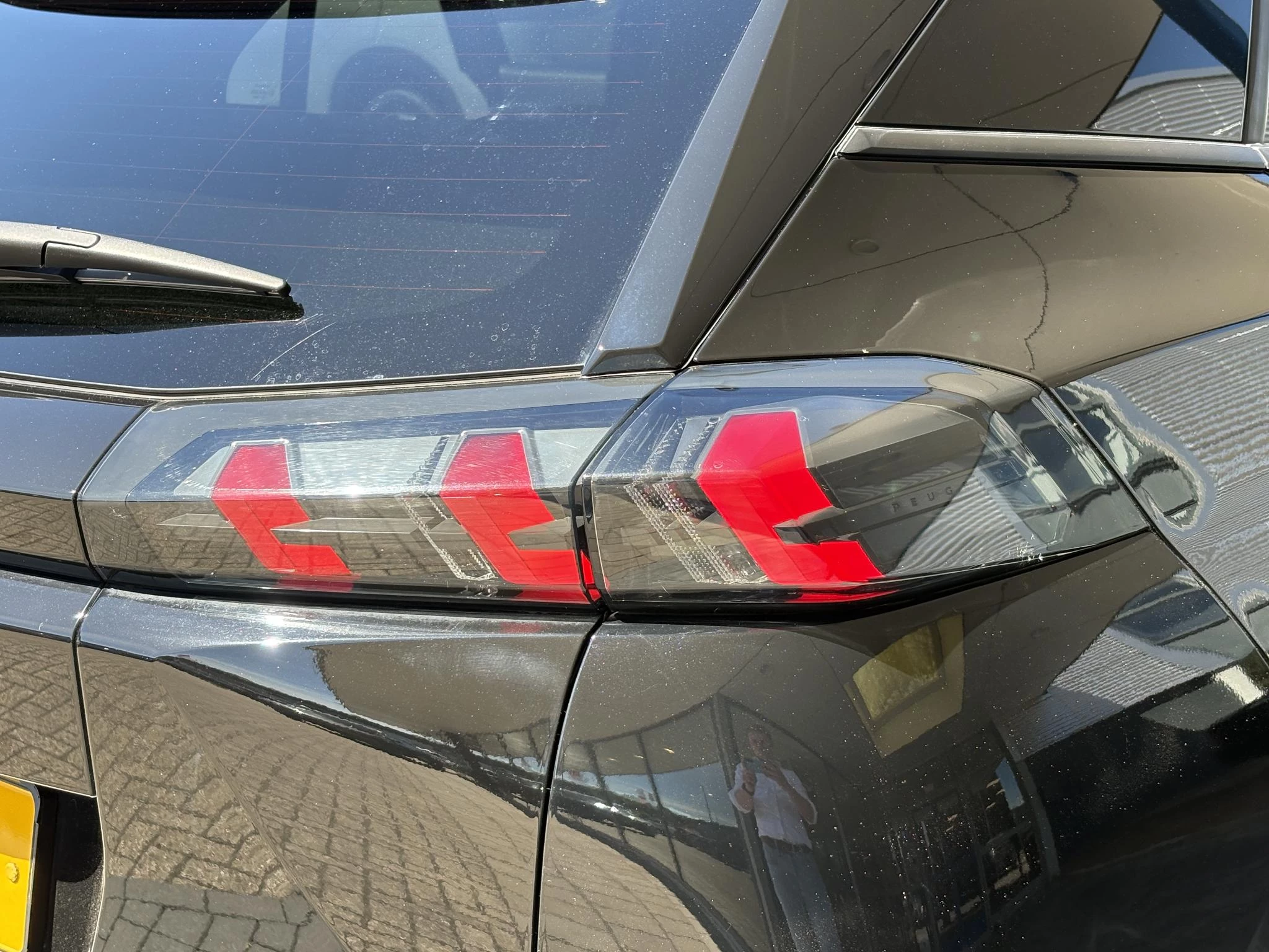 Hoofdafbeelding Peugeot e-2008