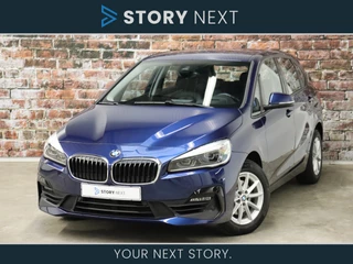 BMW 2 Serie Active Tourer 218i High Executive Automaat / Trekhaak / Head-Up Display / Achteruitrijcamera / Stoelverwarming / Bluetooth / Navigatie / Cruise Control / Sportstoelen / Climate Control / Leder / 16 Inch