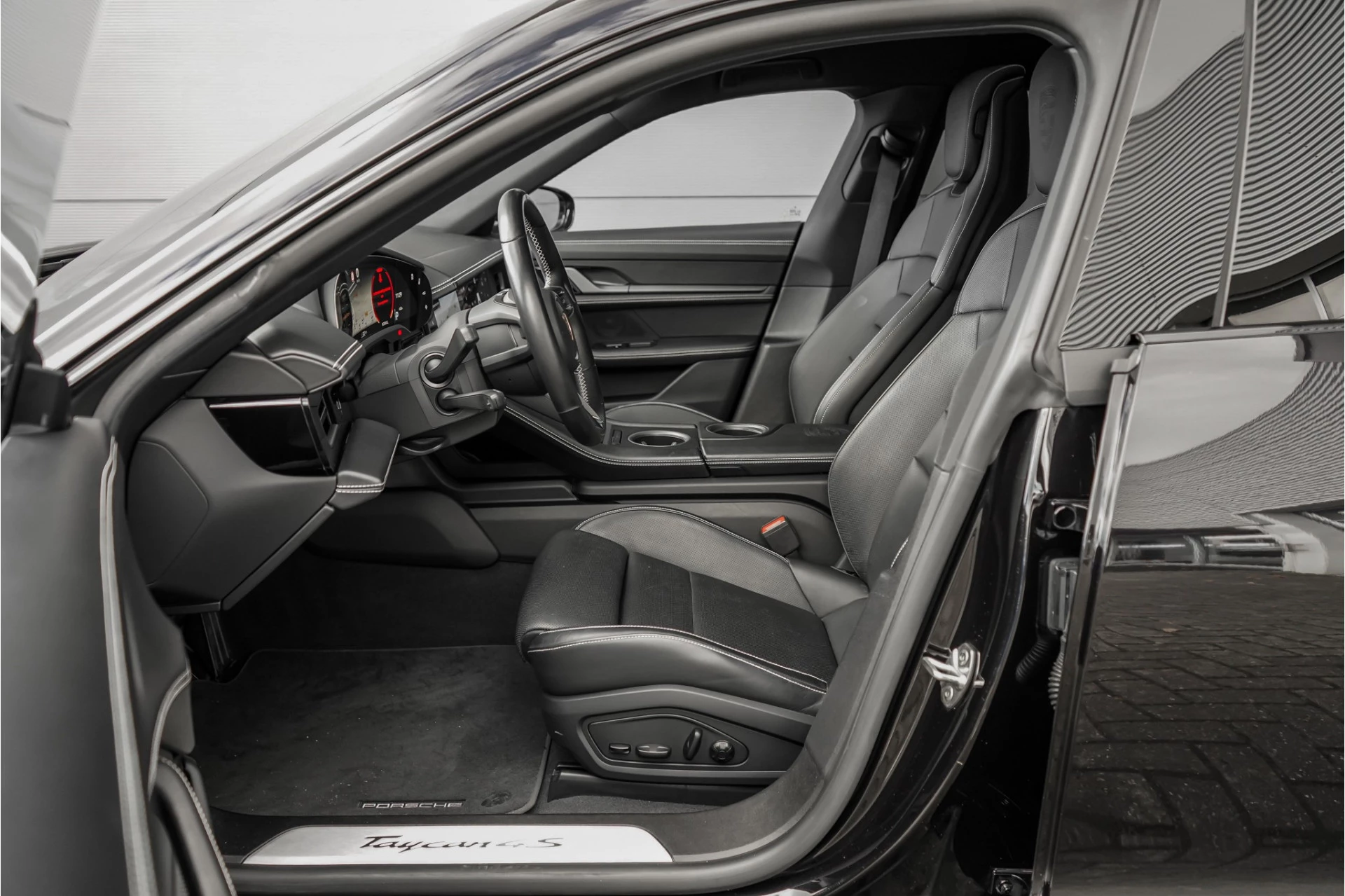 Hoofdafbeelding Porsche Taycan