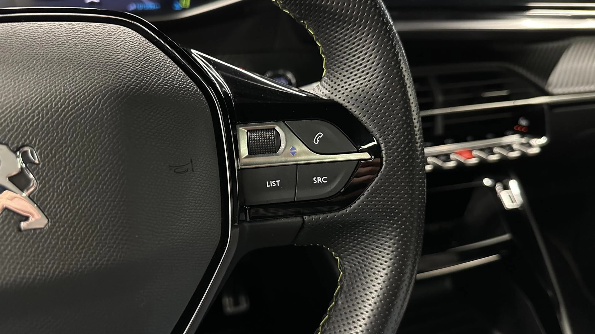 Hoofdafbeelding Peugeot e-2008