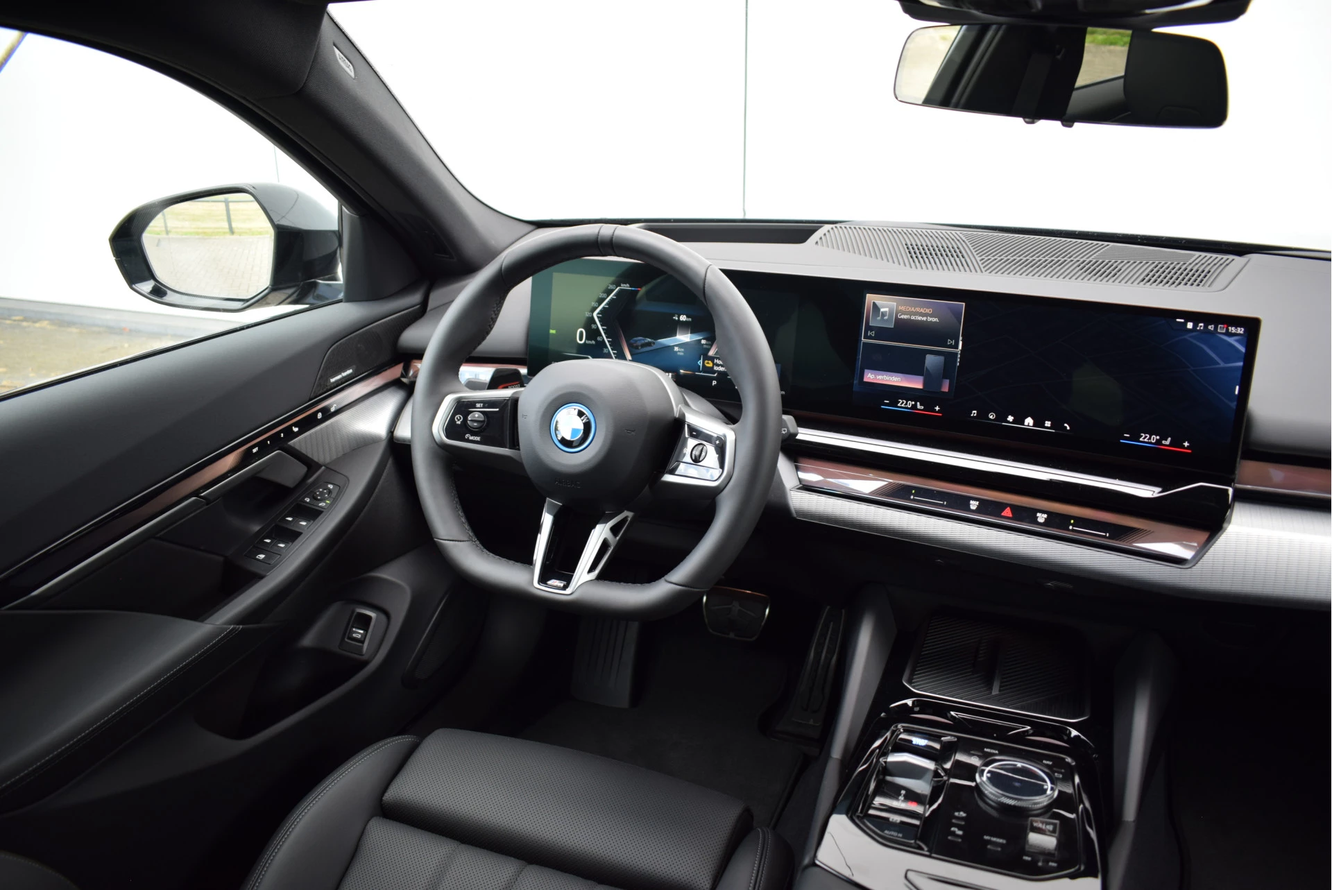 Hoofdafbeelding BMW i5