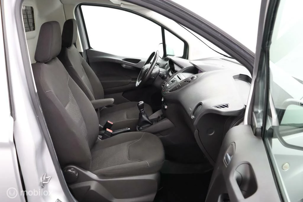 Hoofdafbeelding Ford Transit Courier
