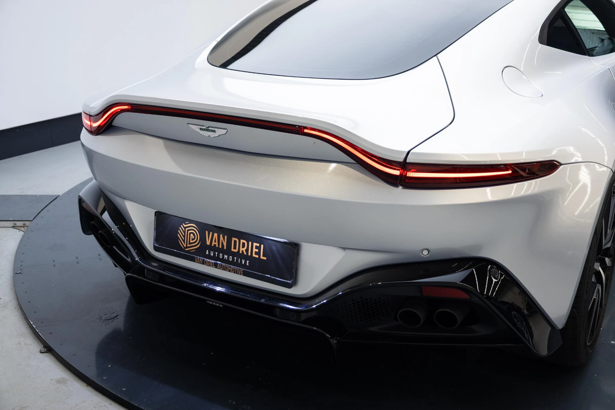 Hoofdafbeelding Aston Martin V8 Vantage