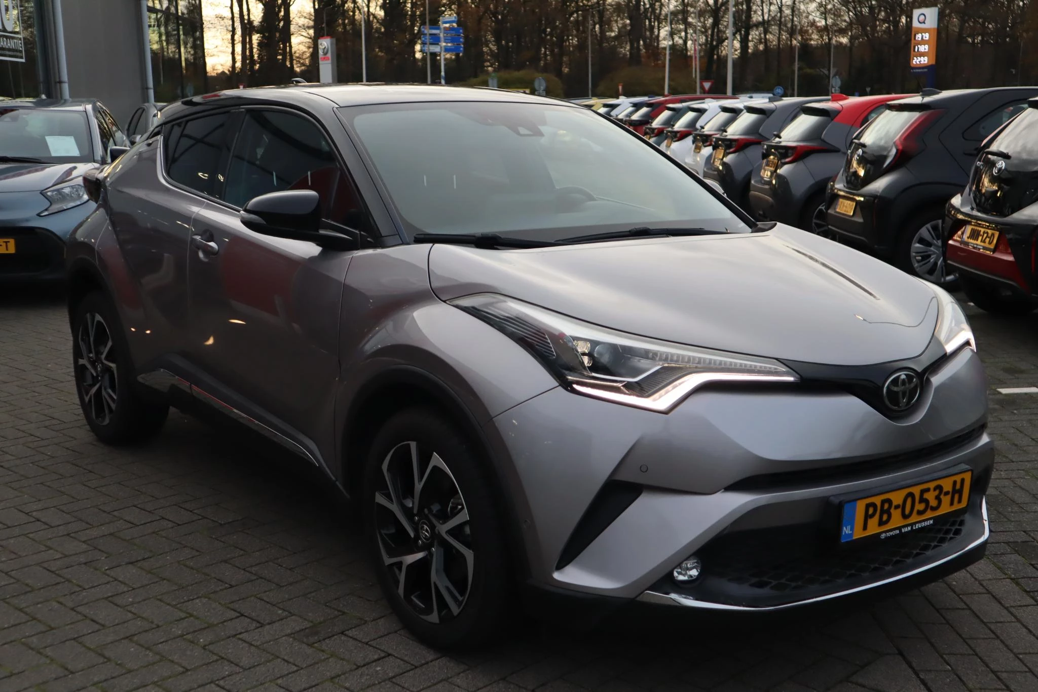 Hoofdafbeelding Toyota C-HR