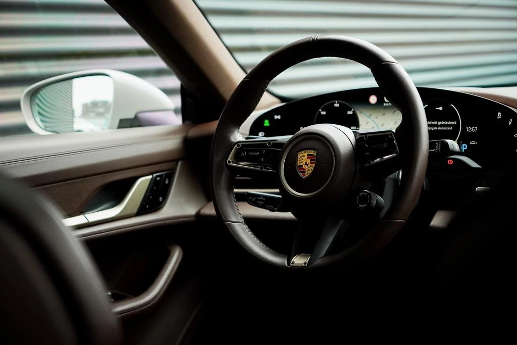 Hoofdafbeelding Porsche Taycan