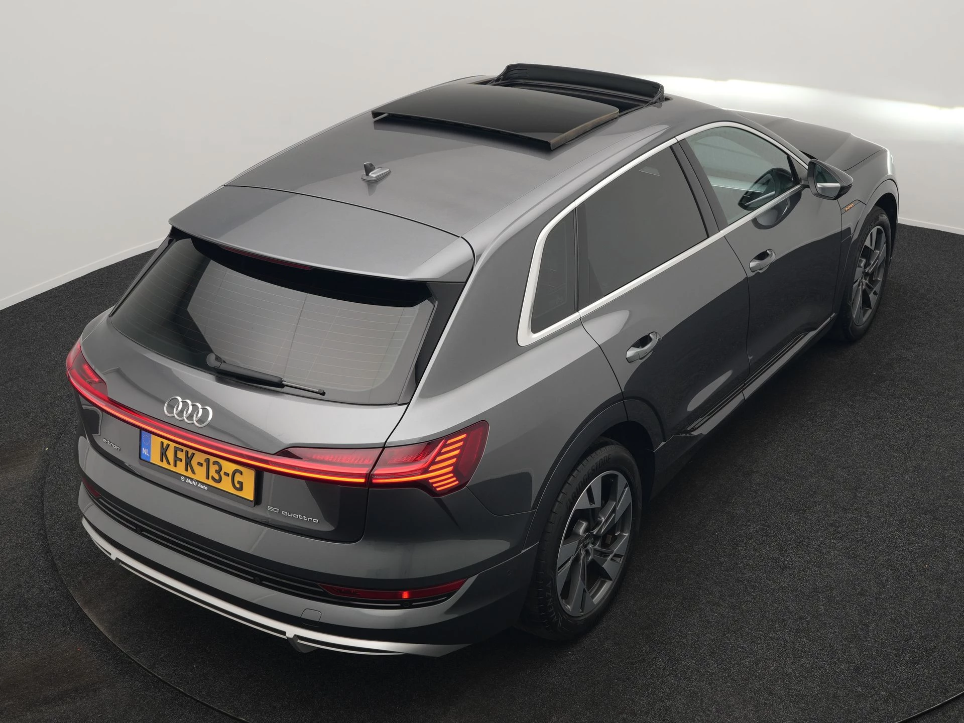 Hoofdafbeelding Audi e-tron