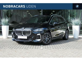 BMW 2 Serie Active Tourer 218i M Sport Automaat / Trekhaak / Sportstoelen / Achteruitrijcamera / M Adaptief onderstel / Adaptieve LED / Comfort Access / Widescreen Display