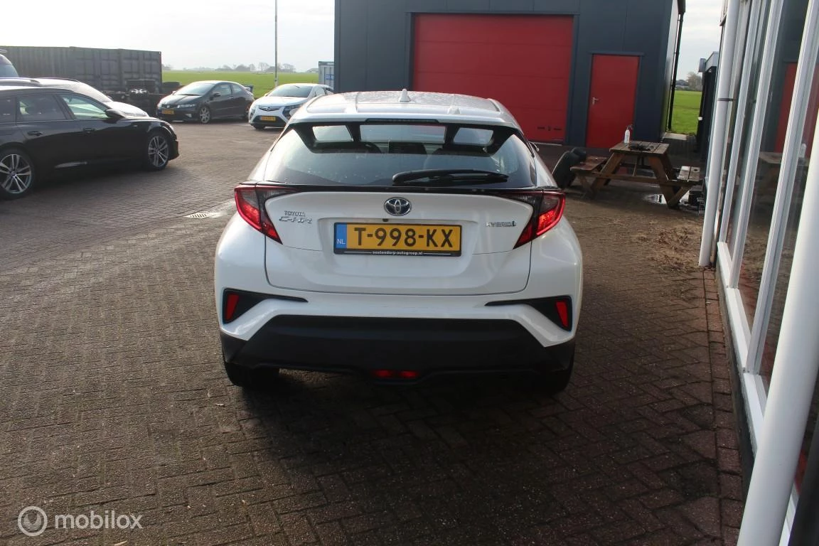 Hoofdafbeelding Toyota C-HR