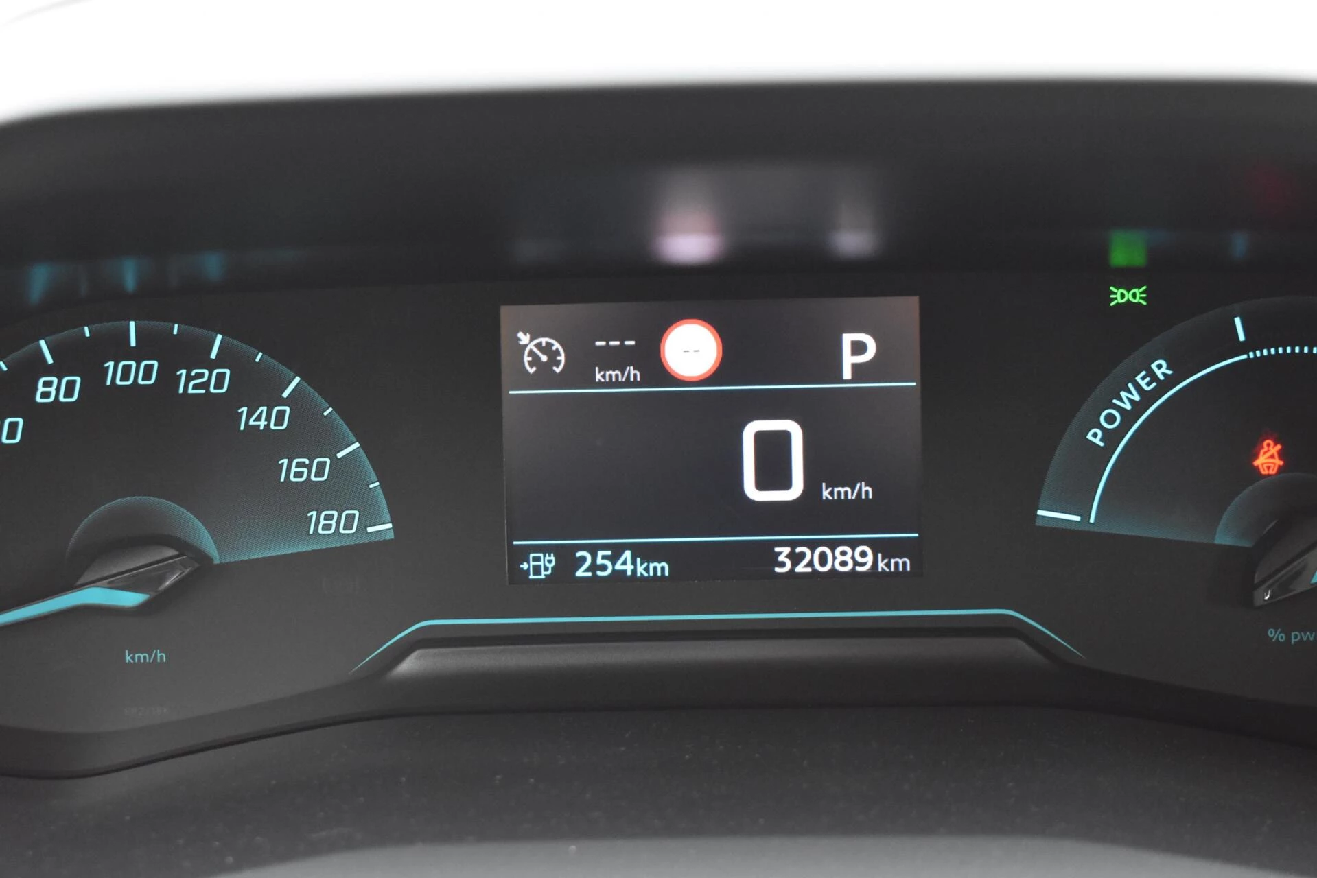 Hoofdafbeelding Peugeot e-208