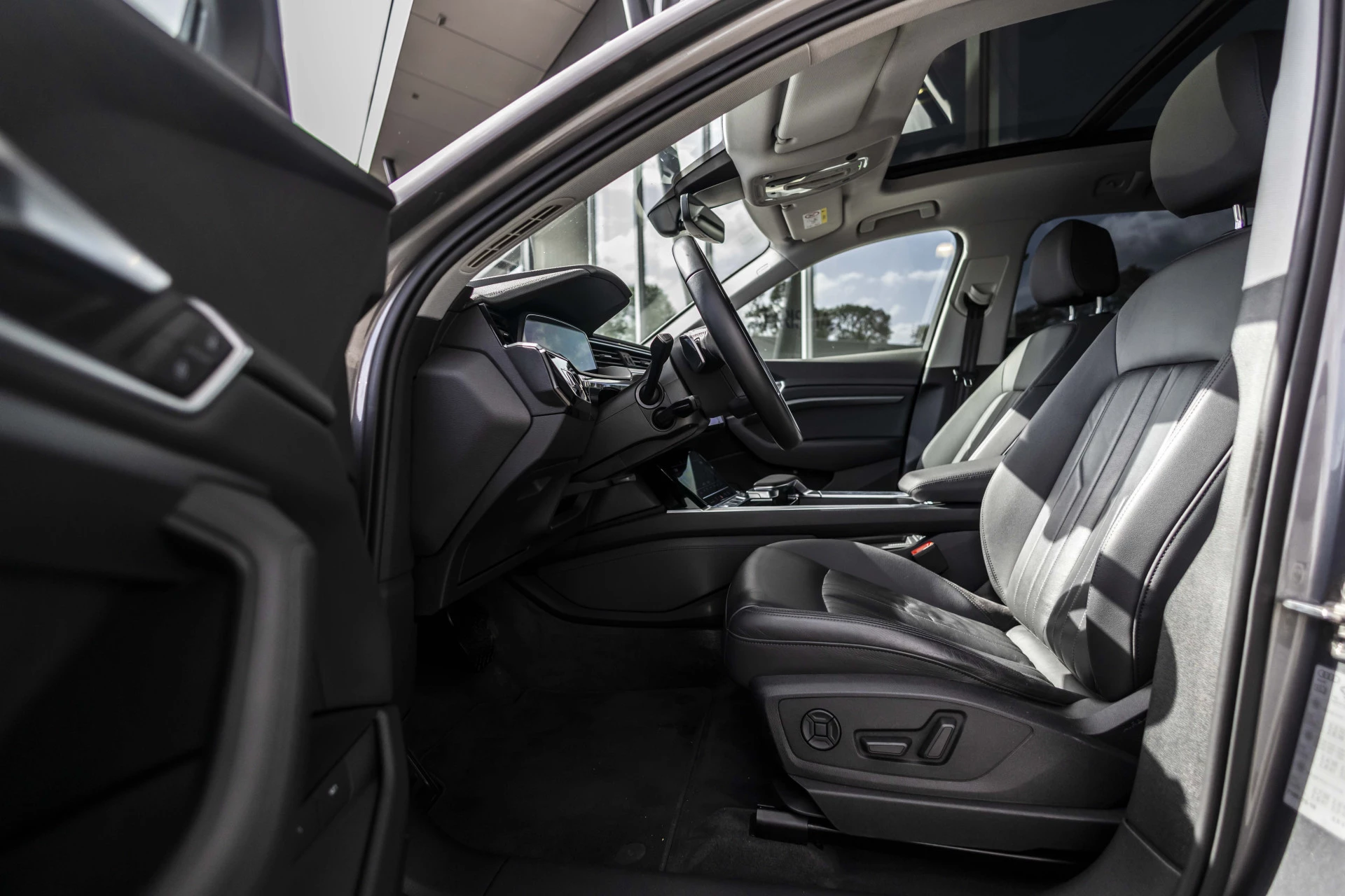 Hoofdafbeelding Audi e-tron