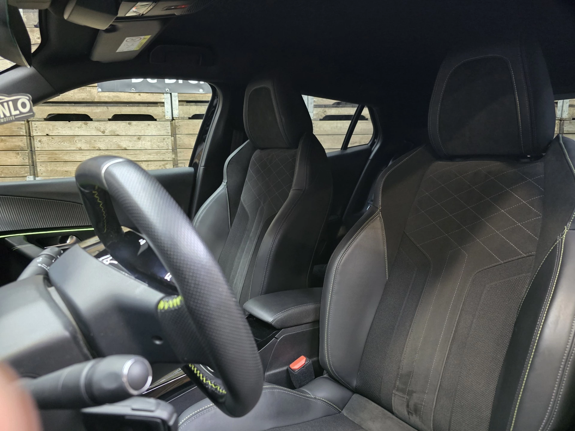 Hoofdafbeelding Peugeot e-2008