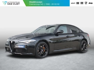 Hoofdafbeelding Alfa Romeo Giulia Alfa Romeo Giulia 2.0 Turbo Aut. 320pk AWD Veloce | Schuif-/Kanteldak | Xenon | Navi | Leder | Apple Carplay | 19" | Adas 2 | Stoel-/stuurverwarming | Camera | Harman Kardon