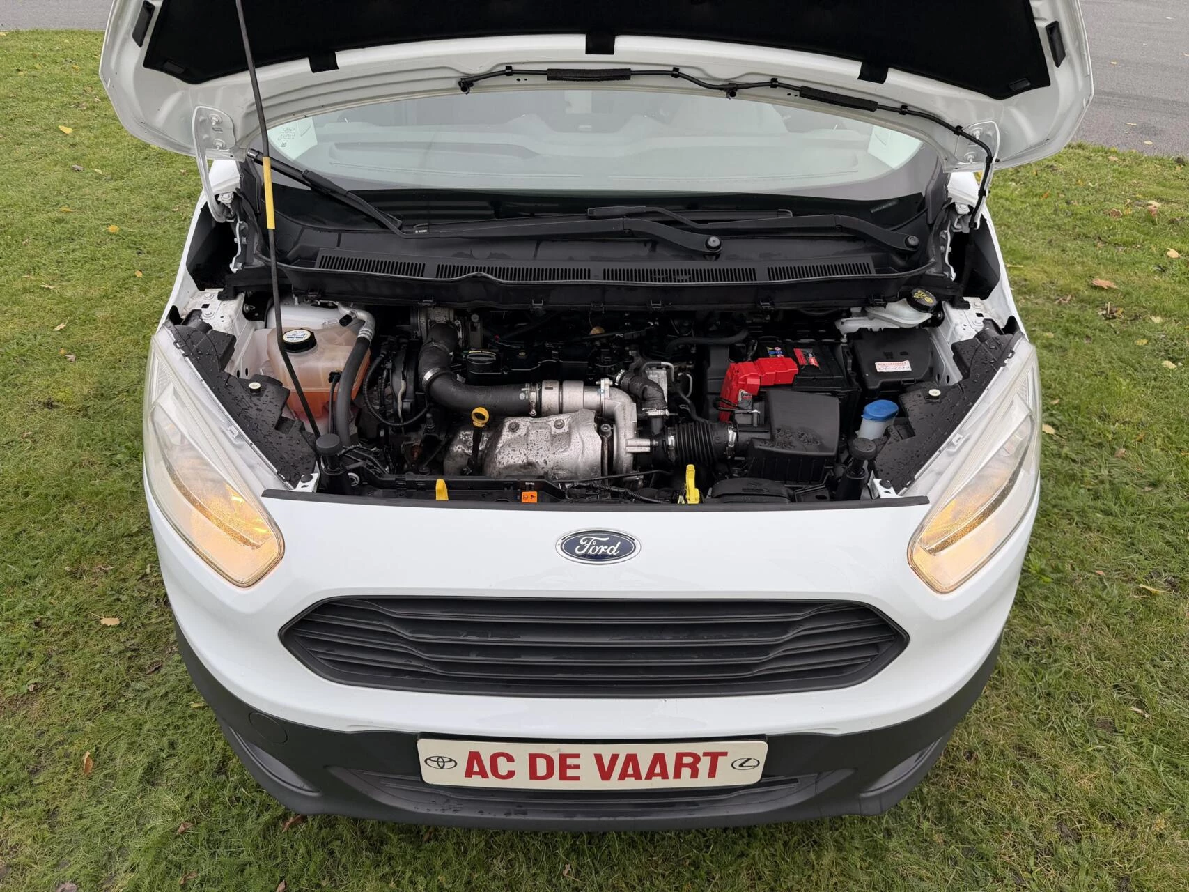 Hoofdafbeelding Ford Transit Courier