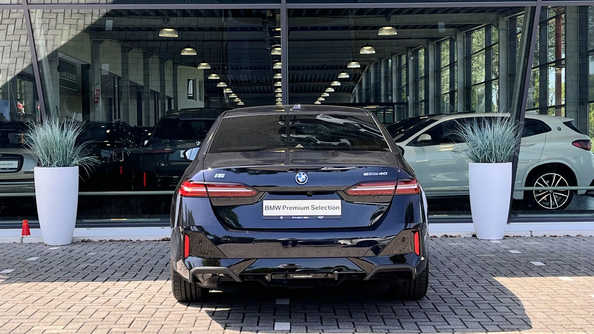 Hoofdafbeelding BMW i5