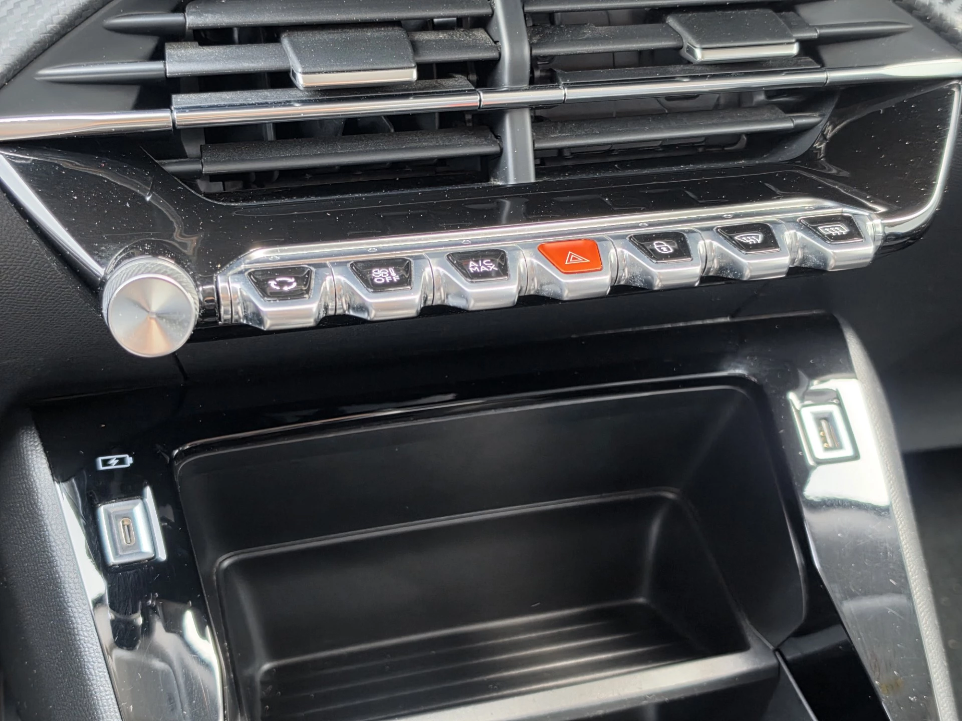 Hoofdafbeelding Peugeot e-2008