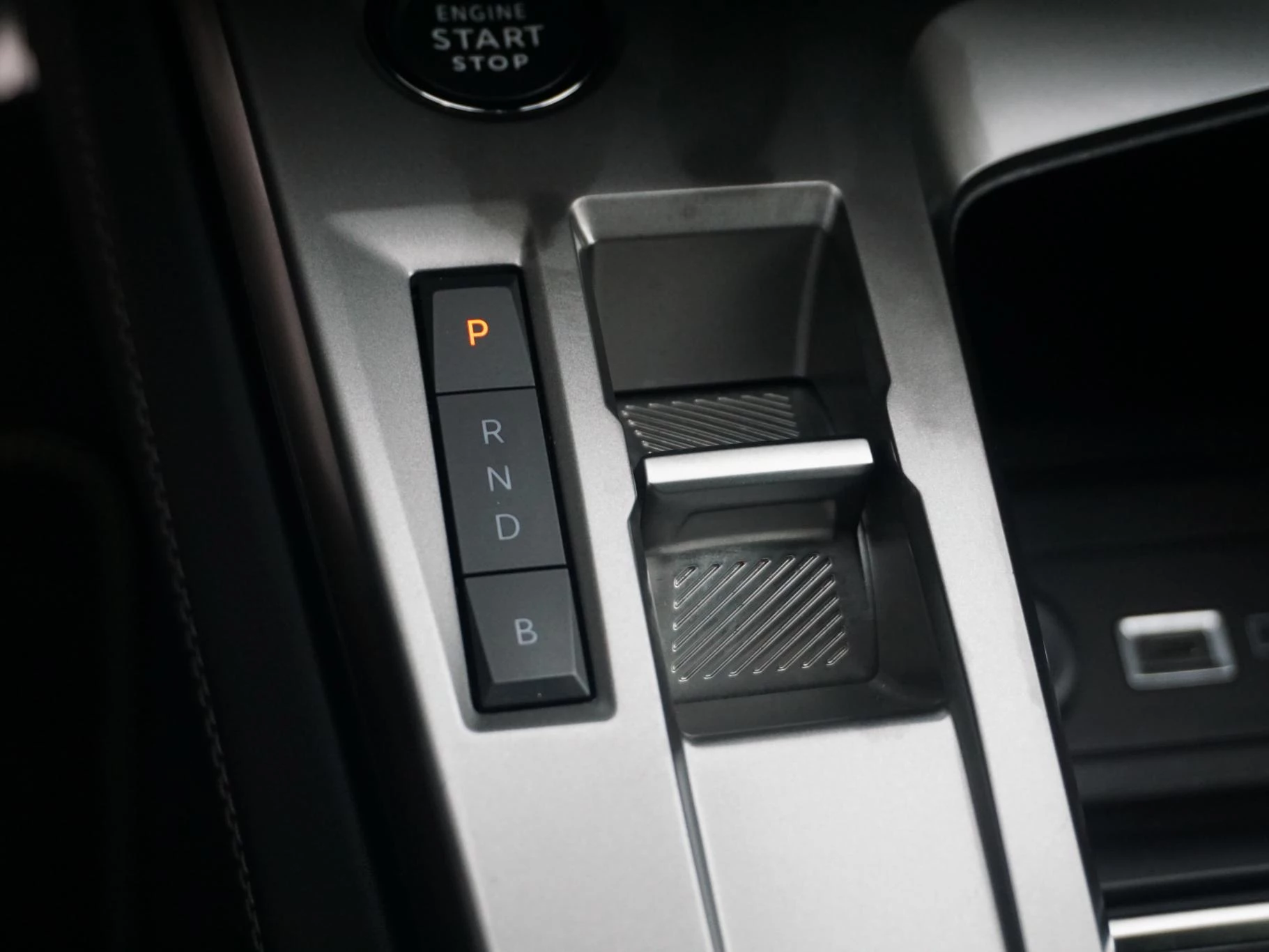 Hoofdafbeelding Peugeot e-308