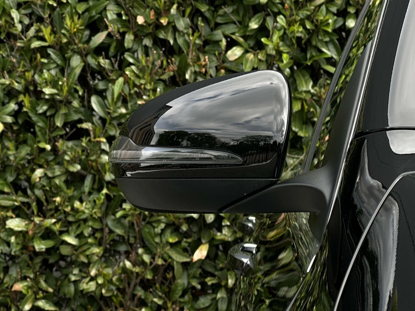 Hoofdafbeelding Mercedes-Benz EQC