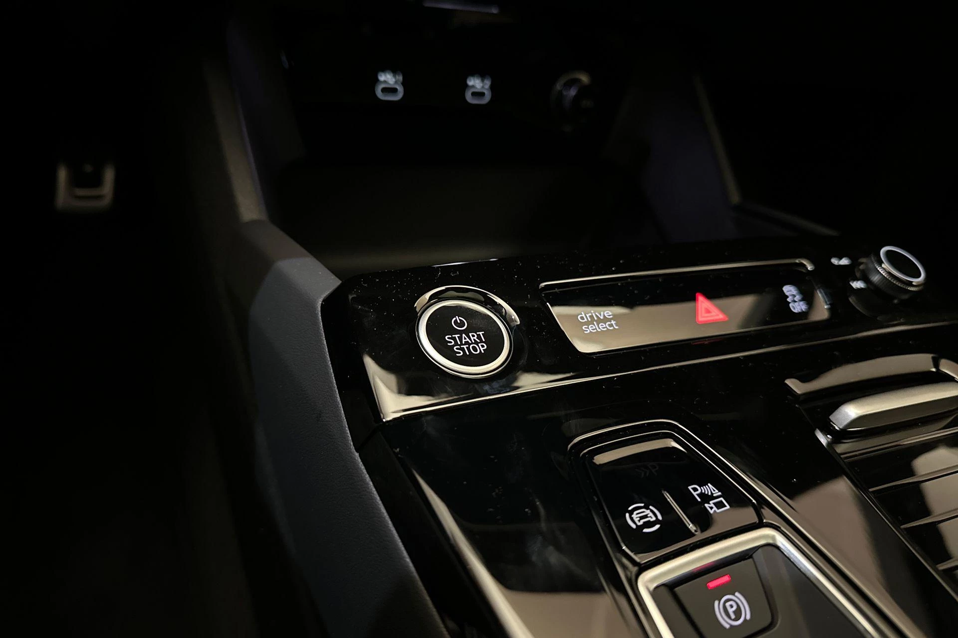 Hoofdafbeelding Audi A6 e-tron