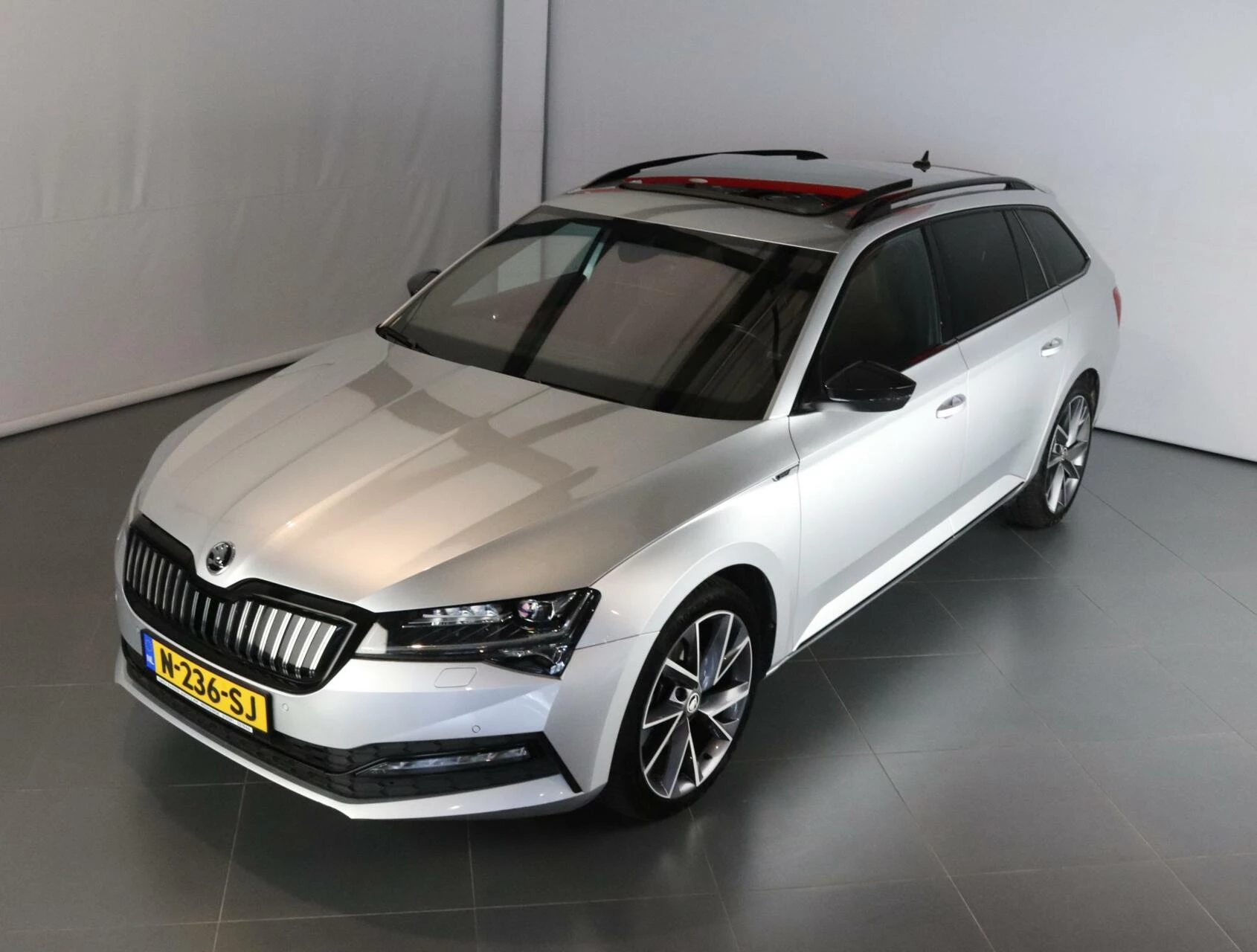 Hoofdafbeelding Škoda Superb