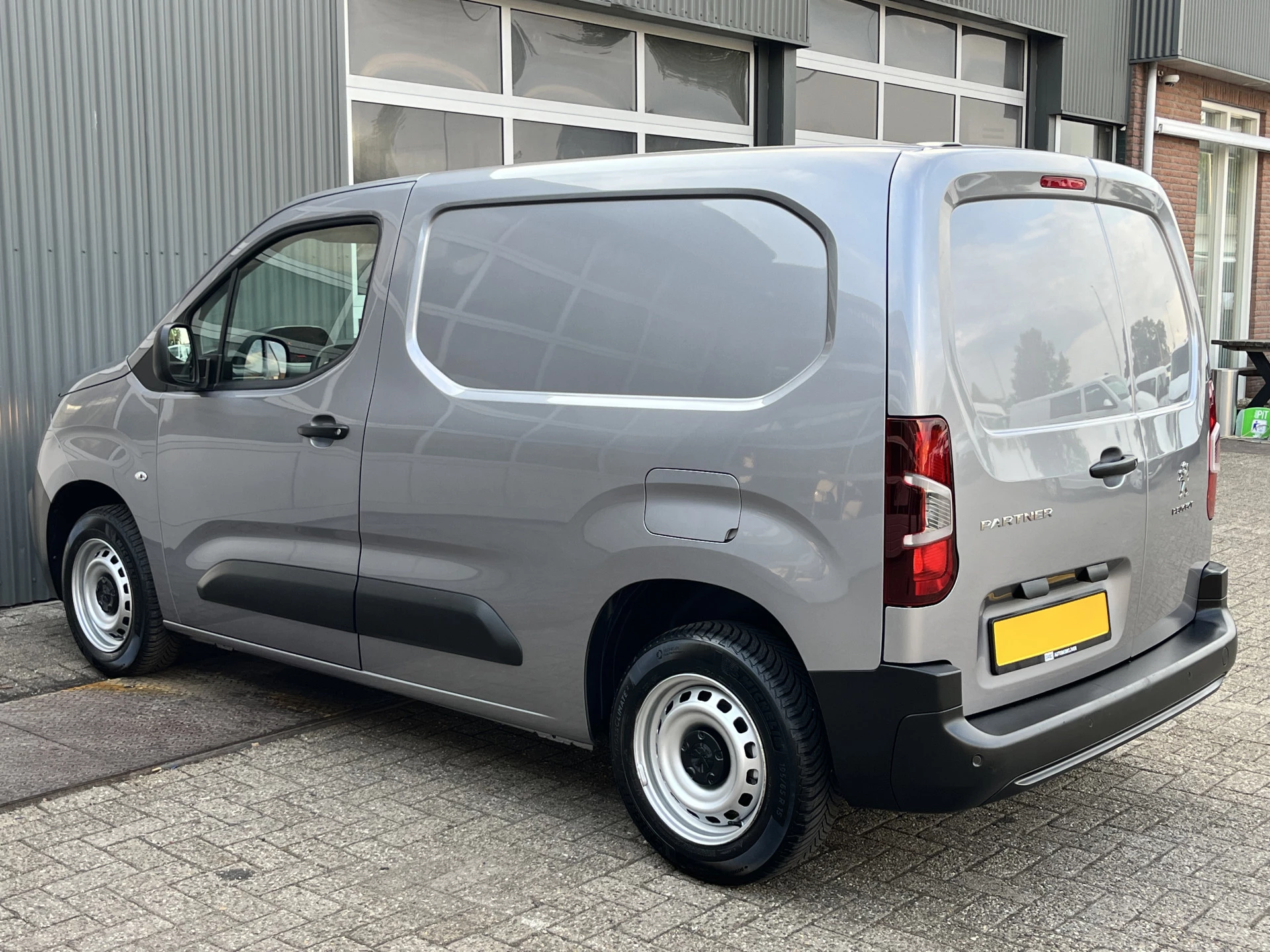Hoofdafbeelding Peugeot Partner