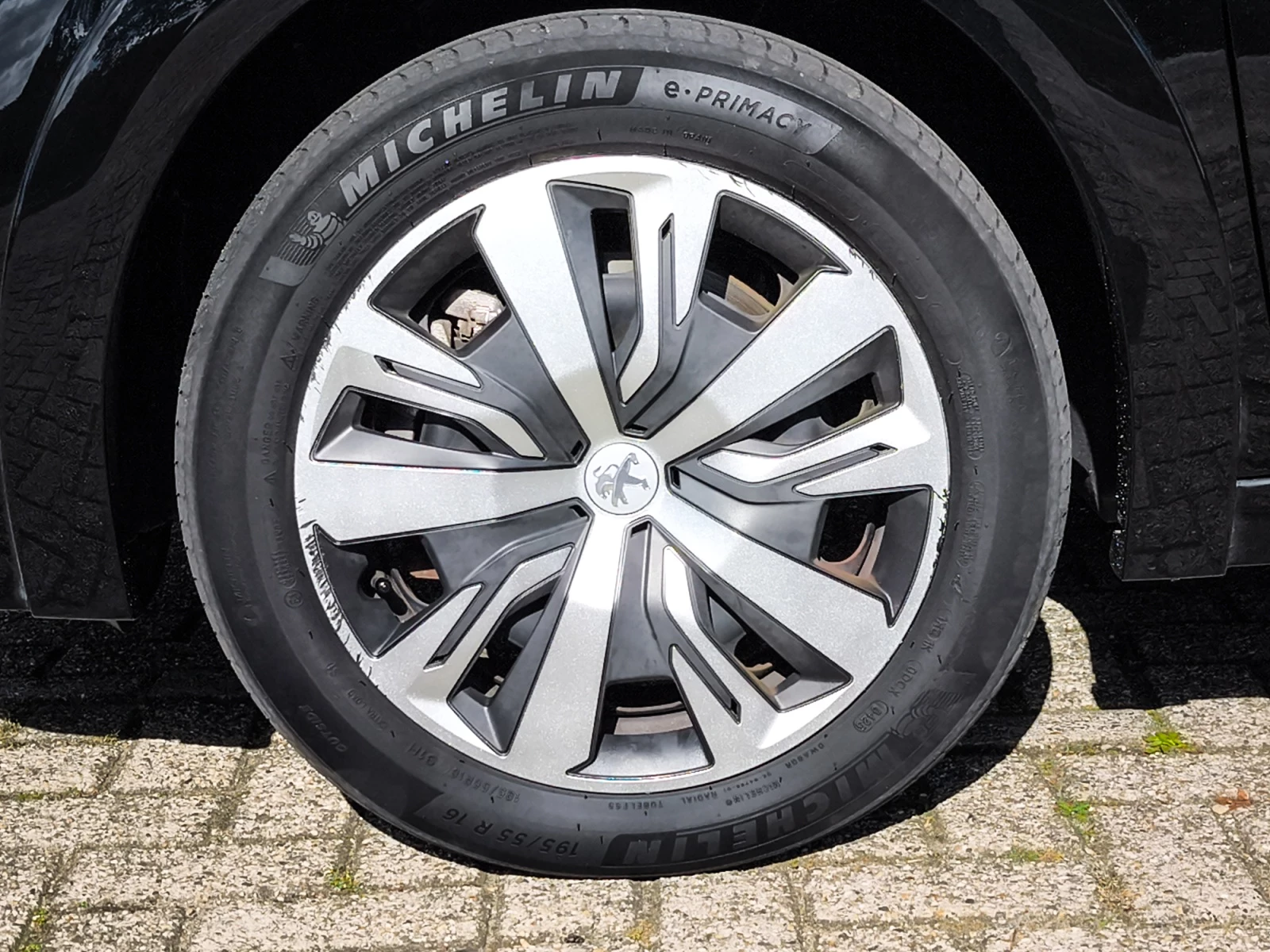 Hoofdafbeelding Peugeot e-208