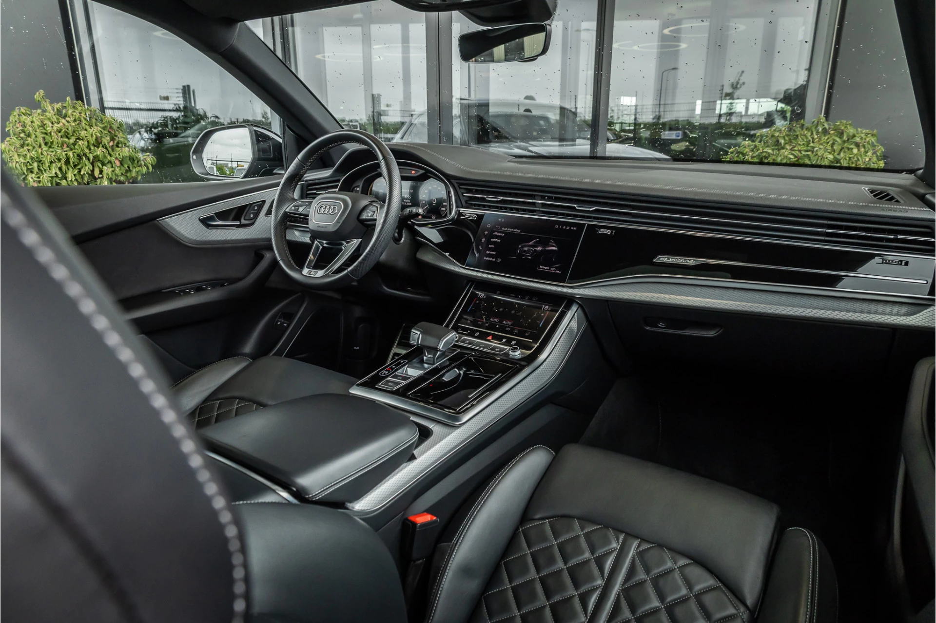 Hoofdafbeelding Audi Q8
