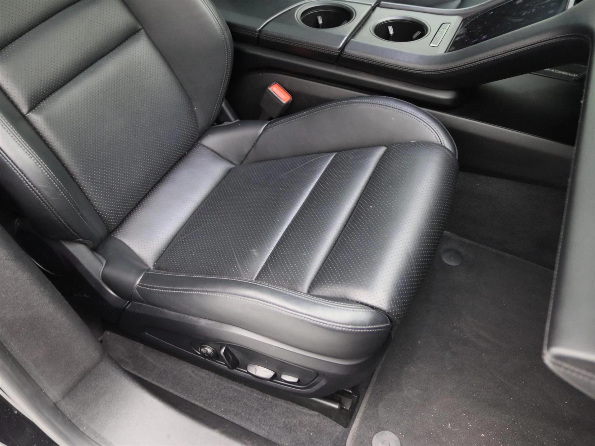 Hoofdafbeelding Porsche Taycan